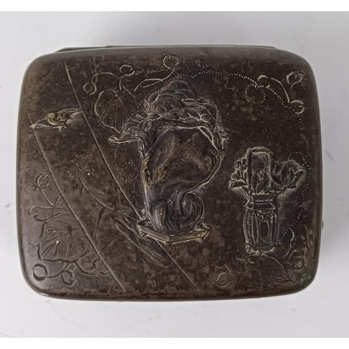 1003 - A Japanese bronze box, decorated birds, 6 cm wide...