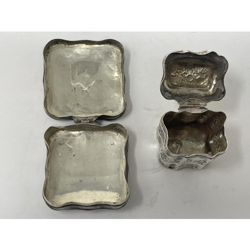 203 - A Dutch silver coloured metal box, 5 cm wide, and another (2)