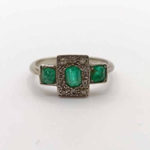 471 - An 18ct gold, platinum, emerald and diamond ring, ring size K