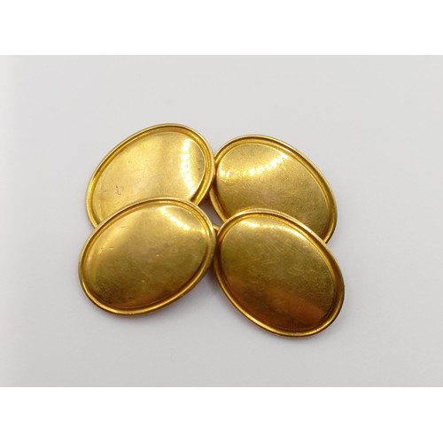 441 - A pair of 18ct gold oval cufflinks, 13.3 g