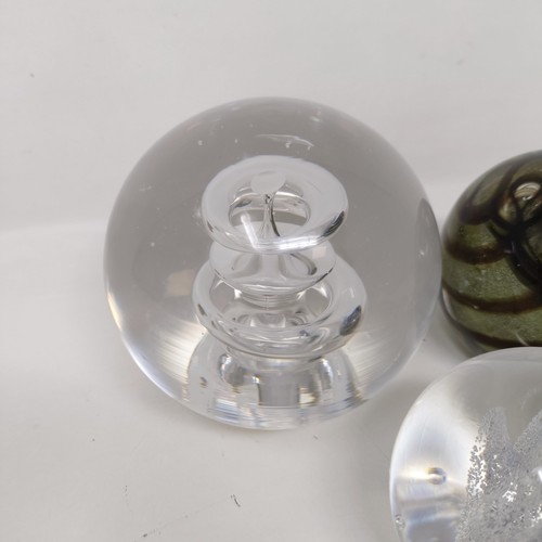 1163 - Assorted glass paperweights