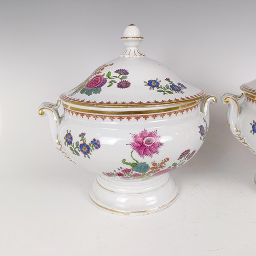 1164 - A pair of Dresden tureens and covers, decorated flowers and highlighted in gilt, 30 cm diameter