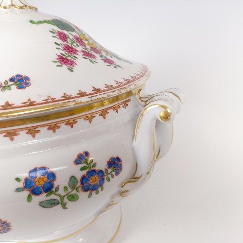 1164 - A pair of Dresden tureens and covers, decorated flowers and highlighted in gilt, 30 cm diameter