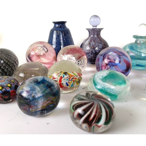 1144 - Assorted paperweights and art glass (box)...