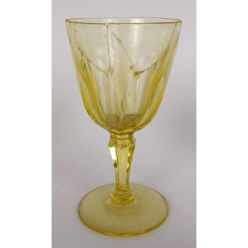 1146 - A set of four yellow wine glasses and assorted glassware (qty)