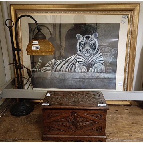 1222 - A table lamp, a carved oak box, 32 cm wide, and a print of a tiger, 48 x 62 cn (3)