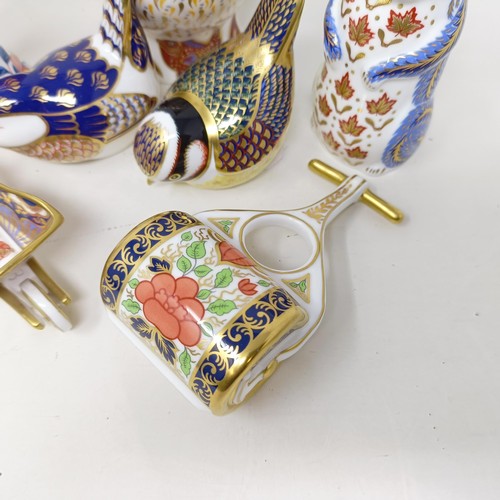 1239 - A Royal Crown Derby puffin, and six other items of Royal Crown Derby (7)