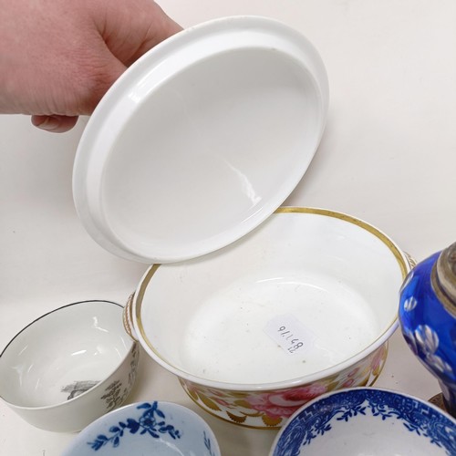 1240 - An 18th century blue and white tea bowl, two other tea bowls and assorted other ceramics (box)