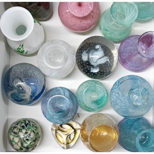 1155 - Assorted paperweights and art glass (box)...