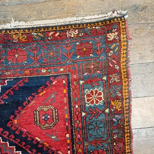 1305 - A Hamadan rug, 268 x 132 cm