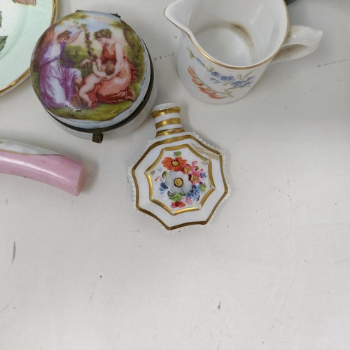 1261 - Assorted miniature ceramic items to include Meissen, Royal Worcester, a parasol handle and a candle ... 