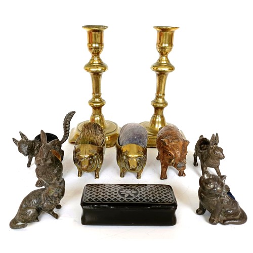 1252 - A pair of 18th century brass candlesticks, 18.5 cm high, various animal pen wipes and other items (b... 