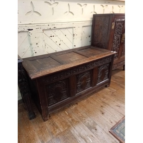 1282 - An oak coffer, 123 cm wide