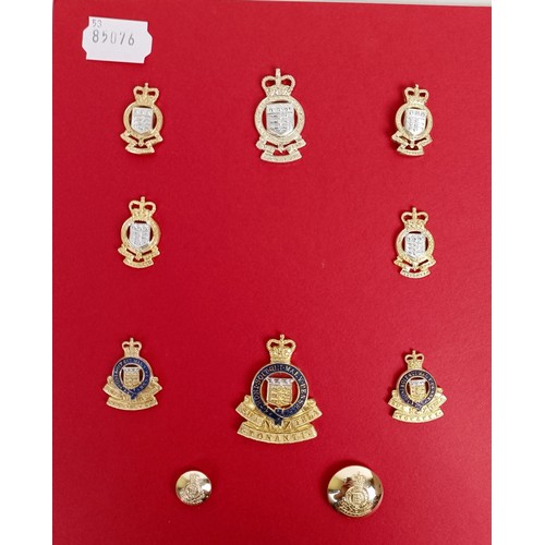 425 - Assorted military badges, including RASC, RAOC, RAC and others Provenance: A Collection of Military ... 