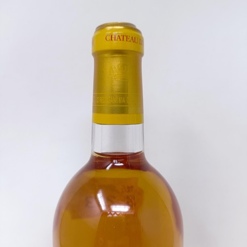 2113 - A bottle of Chateau d'Yquem Sur-Saluces, 1998Provenance: From a West Country House, stored in a temp... 