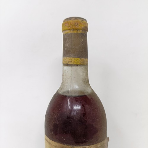 2111 - A bottle of Chateau d'Yquem Sur-Saluces, 1966Provenance: From a West Country House, stored in a temp... 