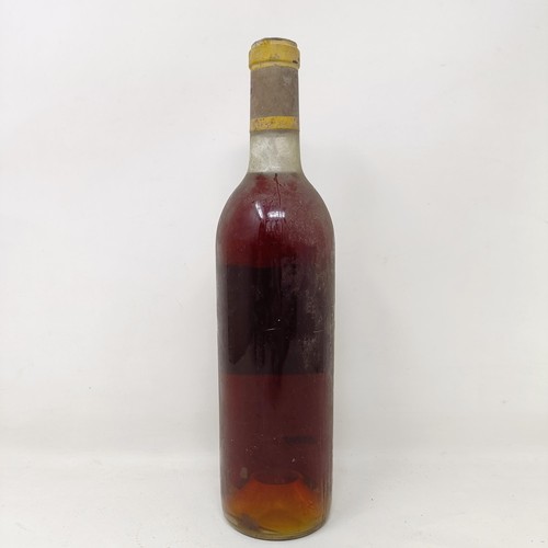 2109 - A bottle of Chateau d'Yquem Sur-Saluces, 1966Provenance: From a West Country House, stored in a temp... 