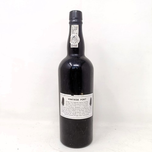 2155 - A bottle of 1977 vintage port, Sandeman, bottled in 1979Provenance: From a West Country House, store... 