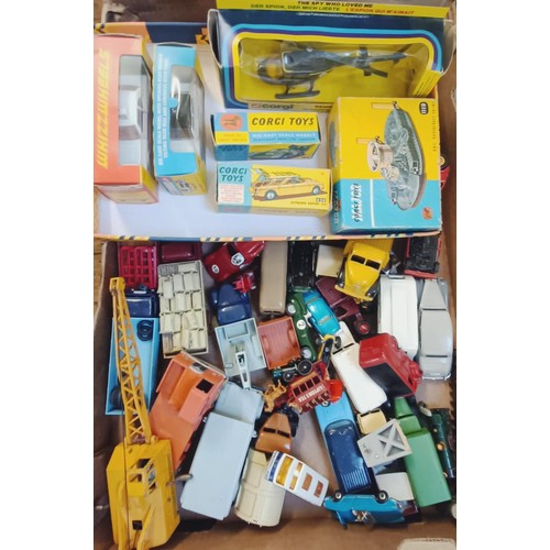 936 - A Dinky Supertoys 20 Tonne Lorry - Mounted Crane, and assorted other unboxed play worn model cars (b... 