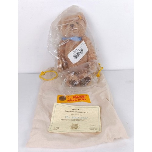 942 - Six Steiff teddy bears, five with bags (box)...