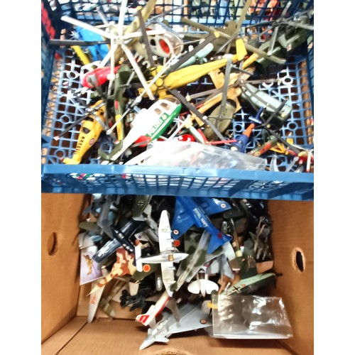 946 - Assorted model aircraft and model helicopters (2 boxes)