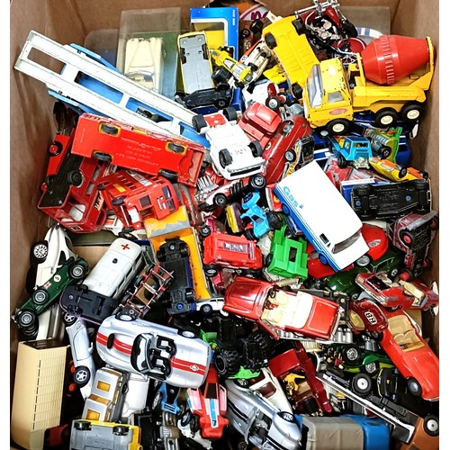 951 - Assorted play worn model cars, trucks and buses (box)...