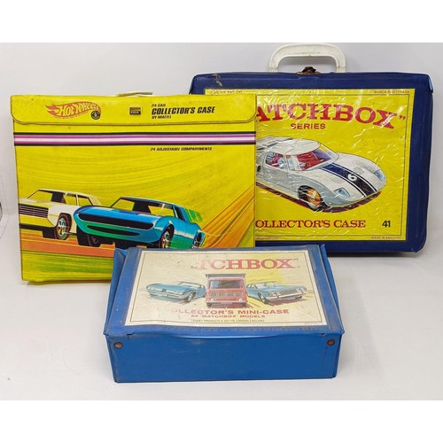 960 - A Hotwheels carrying box, two Matchbox carrying boxes, and assorted play worn toy cars (box)