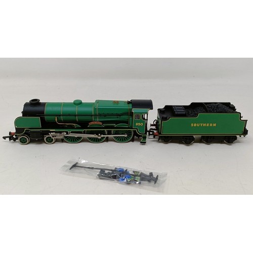 966 - A Bachmann OO gauge 4-6-0 locomotive and tender, Lord Nelson, limited edition, 1/1000, No 2398, case... 