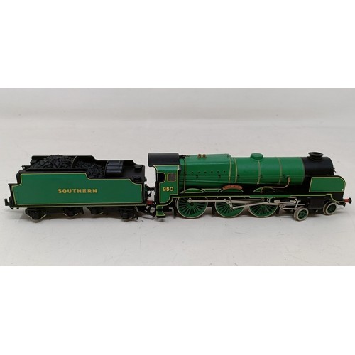 966 - A Bachmann OO gauge 4-6-0 locomotive and tender, Lord Nelson, limited edition, 1/1000, No 2398, case... 