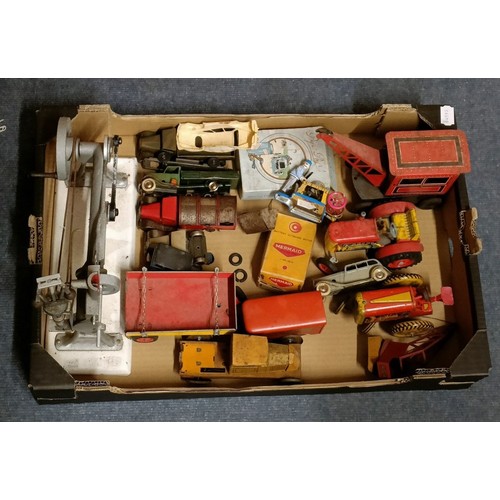 967 - A tinplate model crane, and assorted other play worn toys (box)