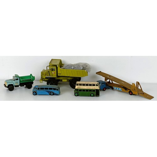 985 - Assorted play worn model trucks and cars (box)