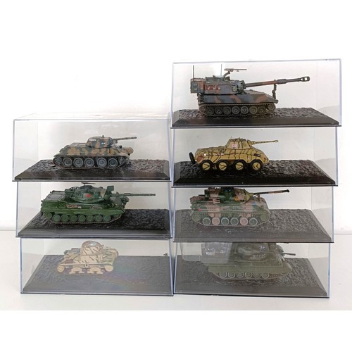 991 - A model of M3 Grand Mk.1 tank, and other model tanks, all boxed (box)