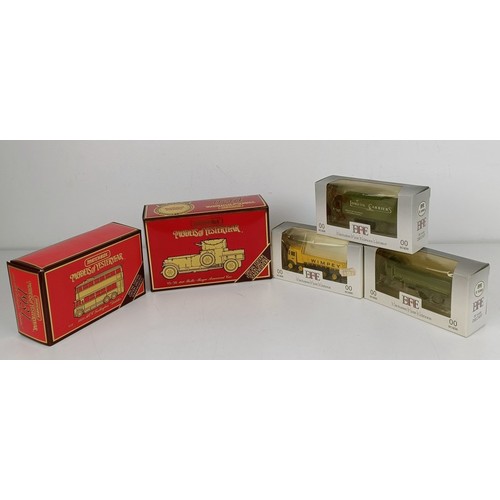 998 - A Matchbox Models Of Yesteryear car, boxed, and other model cars, various makes, all boxed (2 boxes)