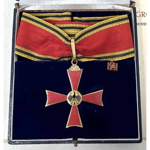 556 - A German Great Service Cross awarded to Gert Whitman, post World War II, cased, with certificateProv... 