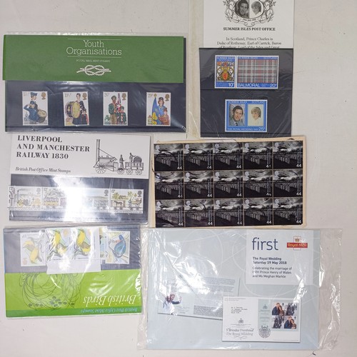 620 - Assorted Royal Mail presentation packs, and other stamps