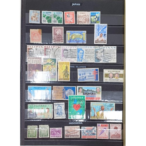 698 - A large group of assorted world stamps, in numerous albums (box)