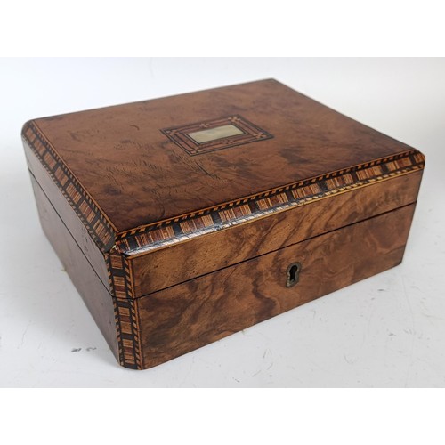 1076 - A Victorian burr walnut jewellery box, with parquetry inlaid decoration, 25 cm wide, a similar box, ... 