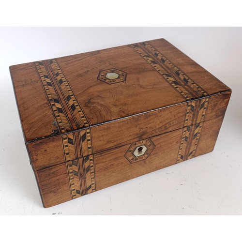 1076 - A Victorian burr walnut jewellery box, with parquetry inlaid decoration, 25 cm wide, a similar box, ... 