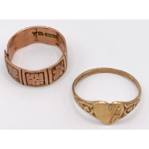 1697 - A 9ct gold wedding band, and a 9ct gold signet ring, 3 g