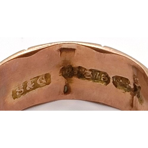 1697 - A 9ct gold wedding band, and a 9ct gold signet ring, 3 g