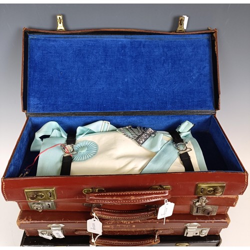 1085 - Assorted Masonic regalia, in five leather cases