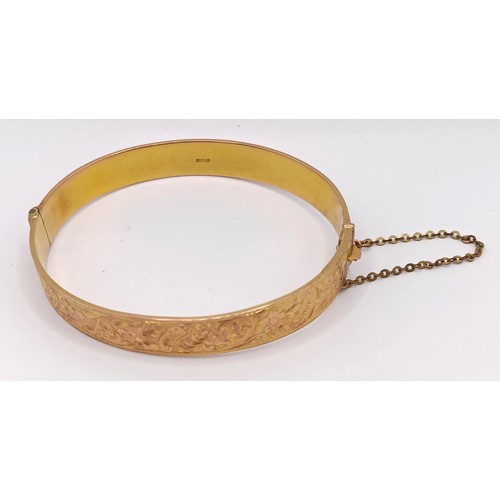 1743 - A 9ct gold bangle, 22 g