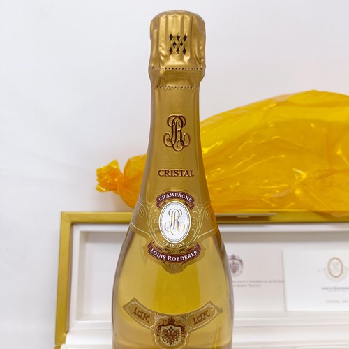 1502 - A bottle of Louis Roderer Cristal champagne, 2007, in a presentation box