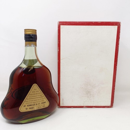 1522 - A bottle of Hennessy Extra cognac, boxed