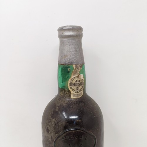 1533 - A bottle of Quinta Do Noval 1952 port, bottled for the Queen's Silver Jubilee in 1977, bottle no 834