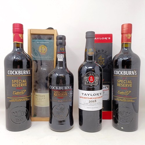 1552 - Two litre bottles of Cockburn's Special Reserve port, and four other bottles of port (6)