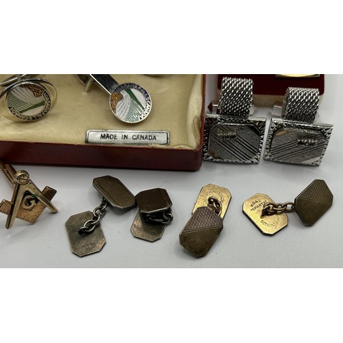 1603 - Assorted cufflinks