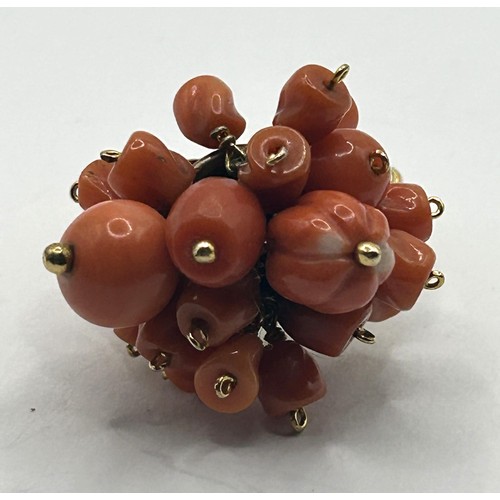 1609 - A coral set ring, ring size approx. J 1/2