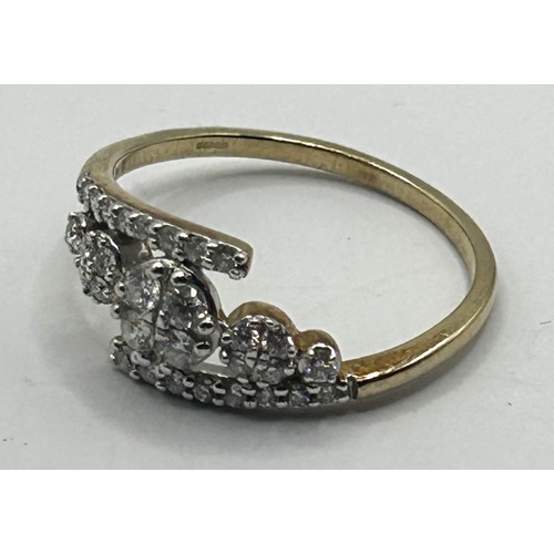 1632 - A 9ct gold and diamond dress ring, ring size R