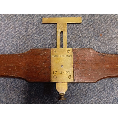 1205 - Railway interest: a GWR Sig Dept mahogany and brass mounted track gauge, 17.3.39, 156 cm